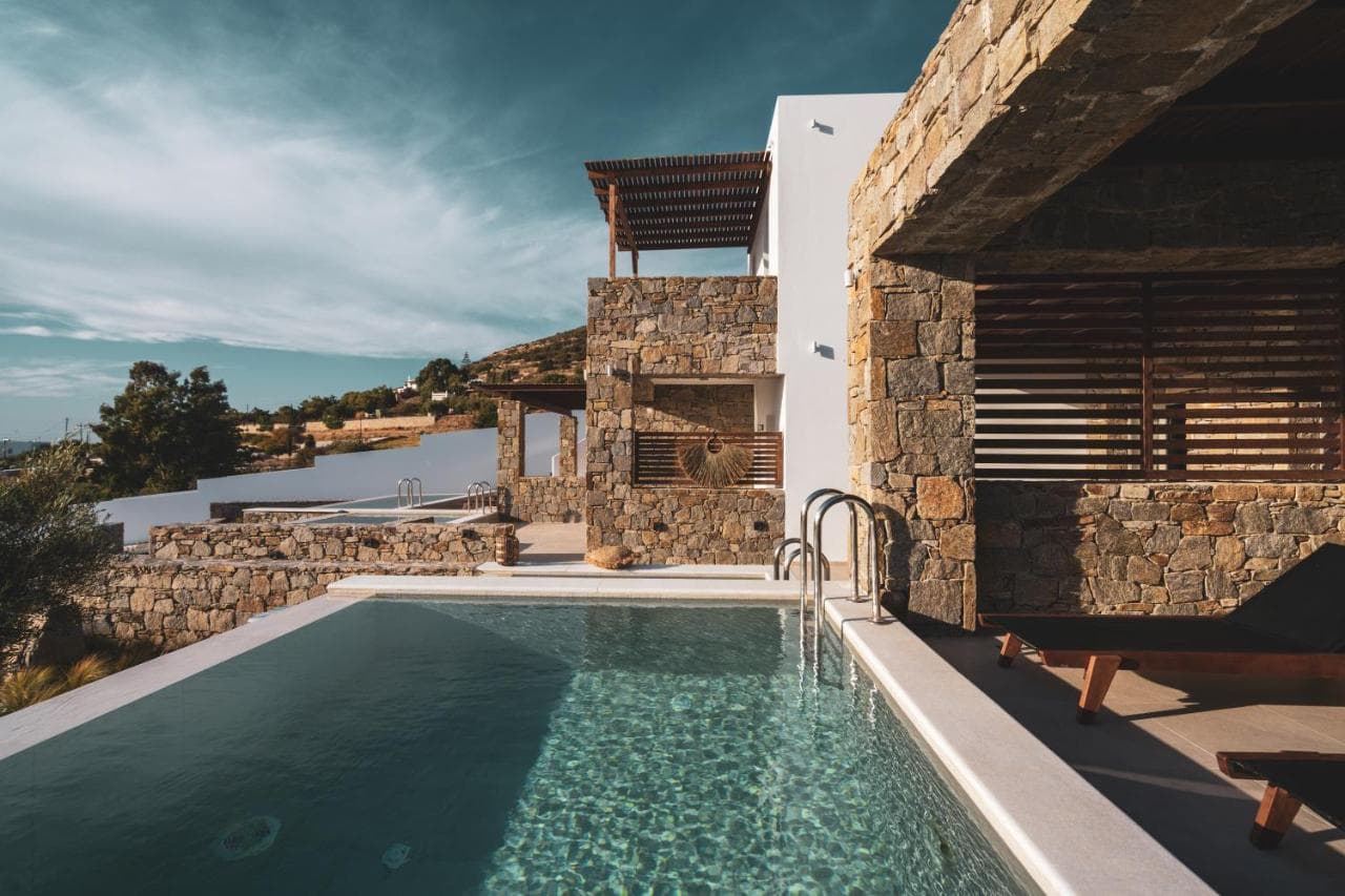 Kouros Blanc Resort & Suites main view