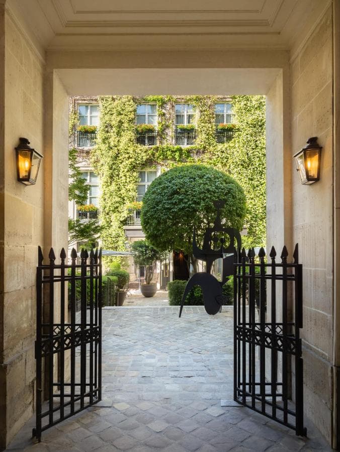 Le Pavillon de la Reine & Spa, Place des Vosges