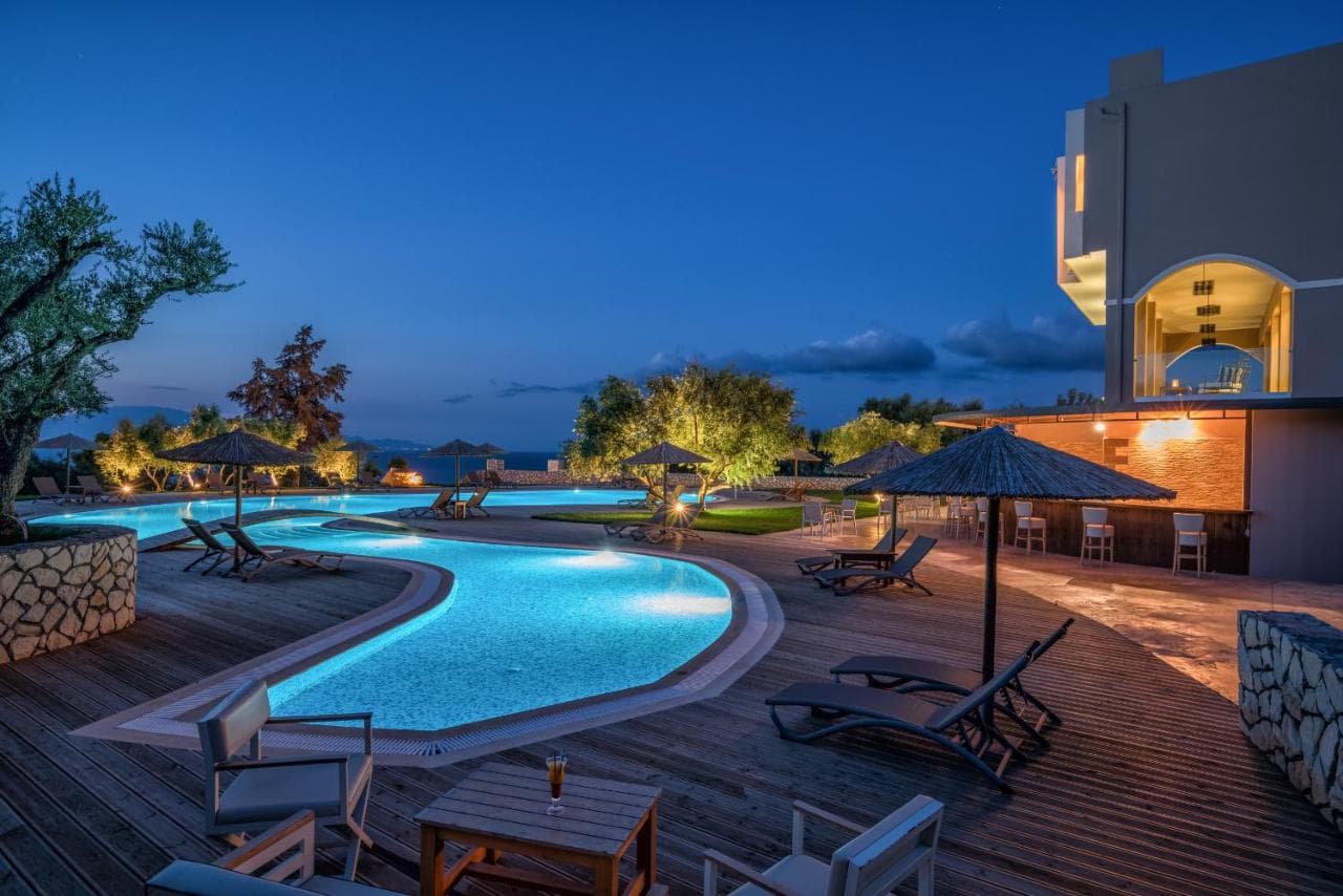 Elegance Luxury Executive Suites - Adults Only view 3