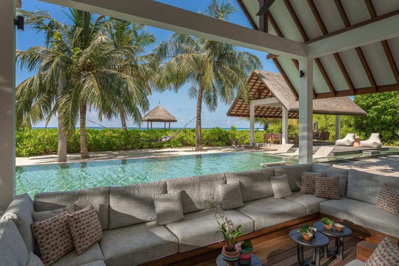 Four Seasons Resort Maldives at Landaa Giraavaru view 3