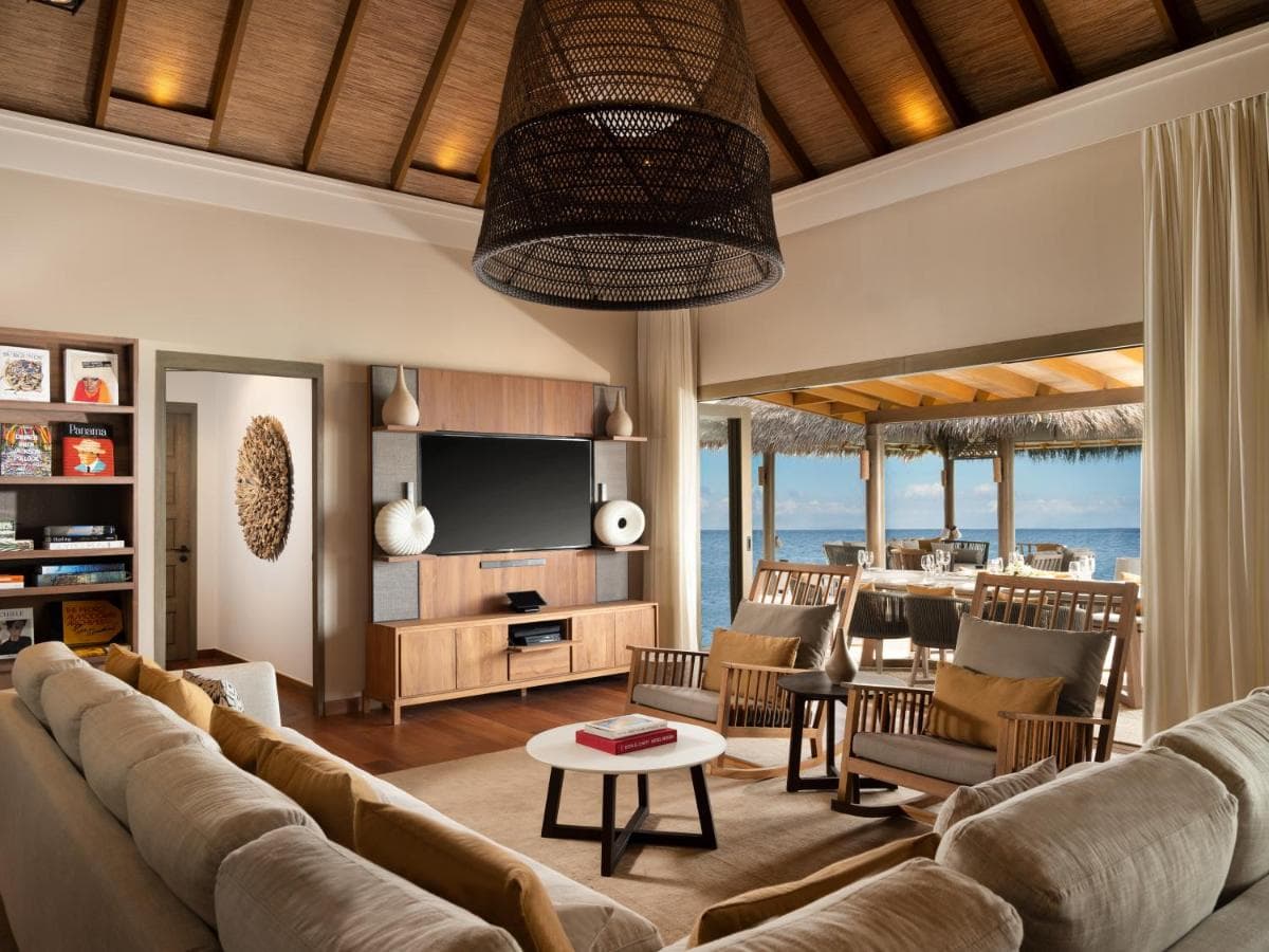 Vakkaru Maldives - Luxury Private Island Resort view 6